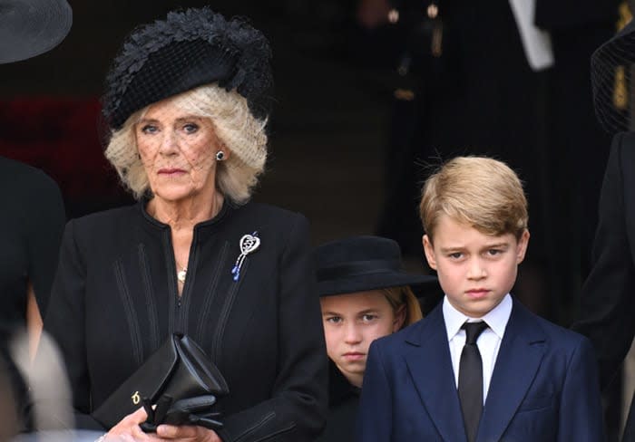 Camilla junto al principe George y la princesa Charlotte 