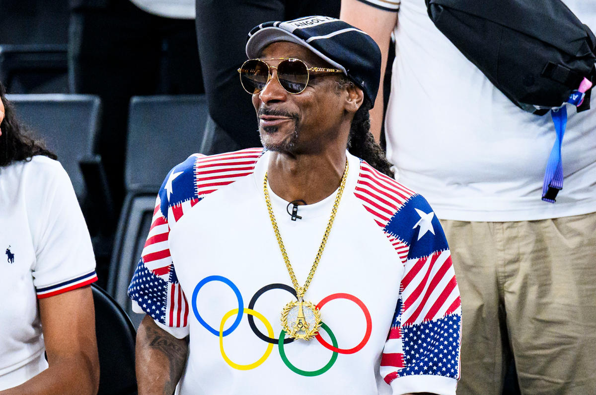 Snoop Dogg Surprises Simone Biles' Father