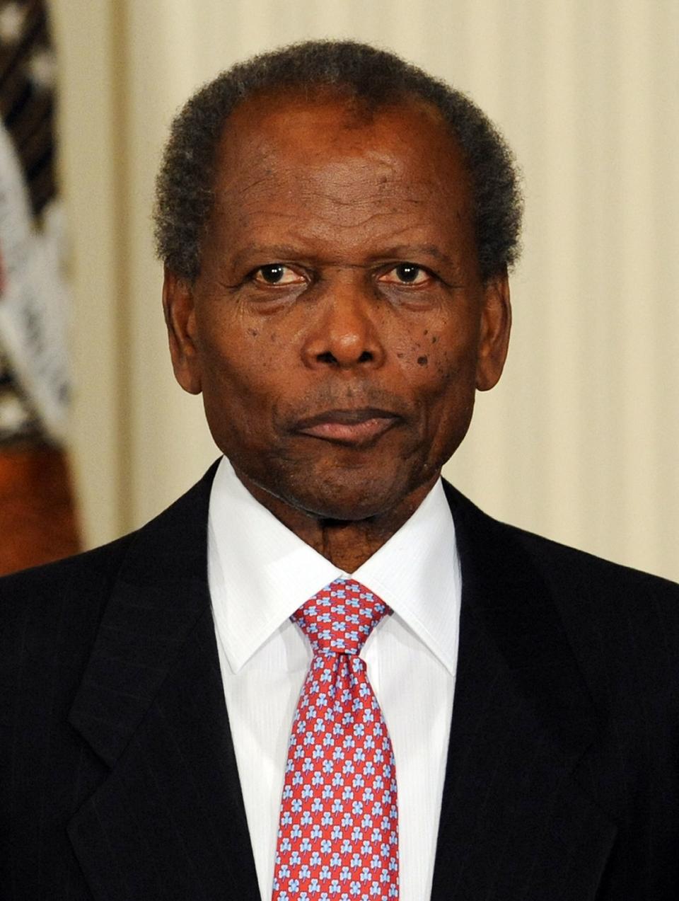 Sidney Poitier is seen during a ceremony to receive the Presidential Medal of Freedom from President Barack Obama on August 12, 2009