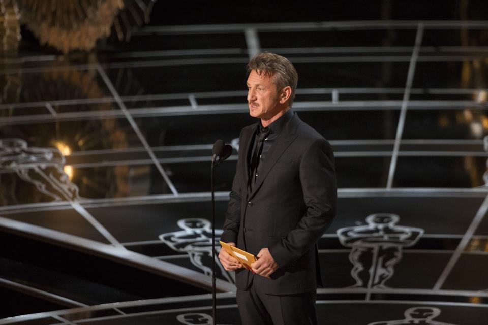 2015: When Sean Penn made a green card joke.