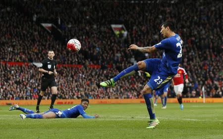 Britain Football Soccer - Manchester United v Leicester City - Barclays Premier League - Old Trafford - 1/5/16 Leicester City's Leonardo Ulloa shoots Action Images via Reuters / Jason Cairnduff Livepic