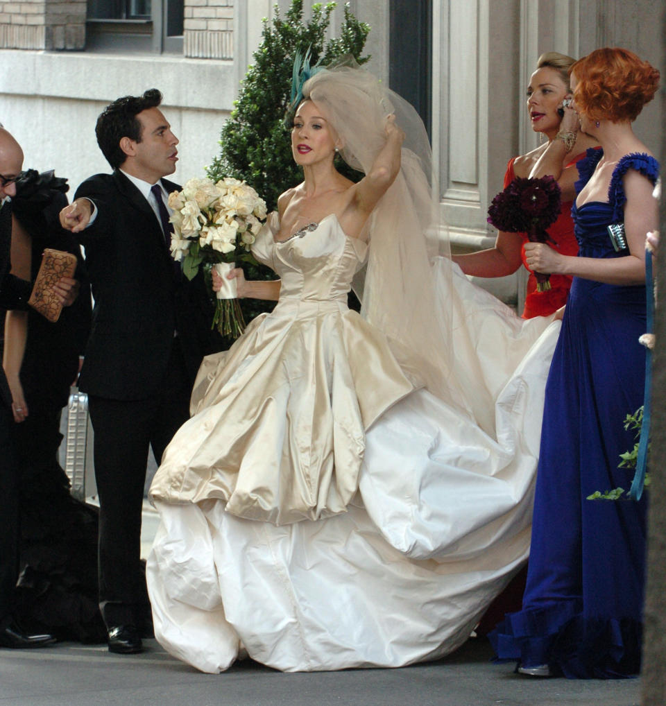 UNITED STATES - OCTOBER 02:  Sarah Jessica Parker in wedding dress at Filming of Sex And The City (Park Ave 81st St)  (Photo by Richard Corkery/NY Daily News Archive via Getty Images)