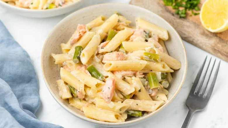 Penne past with salmon and cream sauce