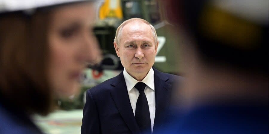 Putin at the Obukhov Plant, part of the concern Almaz-Antey (develops anti-aircraft and anti-missile defense equipment), January 18, 2023