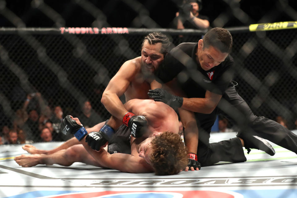 LAS VEGAS, NEVADA - JULY 06:  Jorge Masvidal of the United States knocks out  Ben Askren of the United States during their UFC 239 Welterweight Bout at T-Mobile Arena on July 06, 2019 in Las Vegas, Nevada. (Photo by Sean M. Haffey/Getty Images)