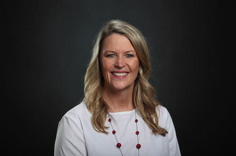 Lindsey Devine, Alabama Volleyball head coach, resigns