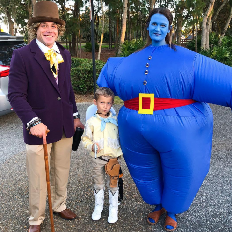 3) DIY Willy Wonka Family Costume