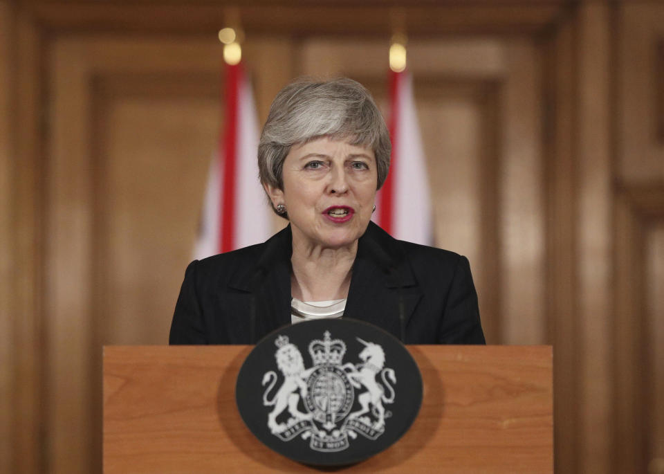 La primera ministra Theresa May da un discurso en el número 10 de Downing Street, en Londres, el miércoles 20 de marzo de 2019. (Jonathan Brady/Pool Foto vía AP)