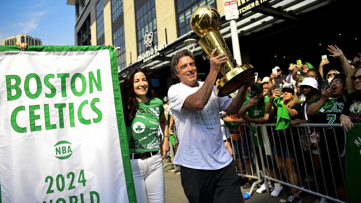 CNBC’s Michael Ozanian expects Celtics to break record for NBA franchise sale price