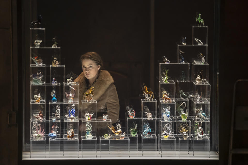 THE GLASS MENAGERIE by WILLIAMS,              , Writer - Tennessee Williams, Director - JEREMY HERRIN,  Set design - VICKI MORTIMER,  Costume design - Edward K Gibbon, Lighting - PAULE CONSTABLE, Video - Ash J Woodward, THE DUKE OF YORK'S THEATRE, 2022, Credit: Johan Persson