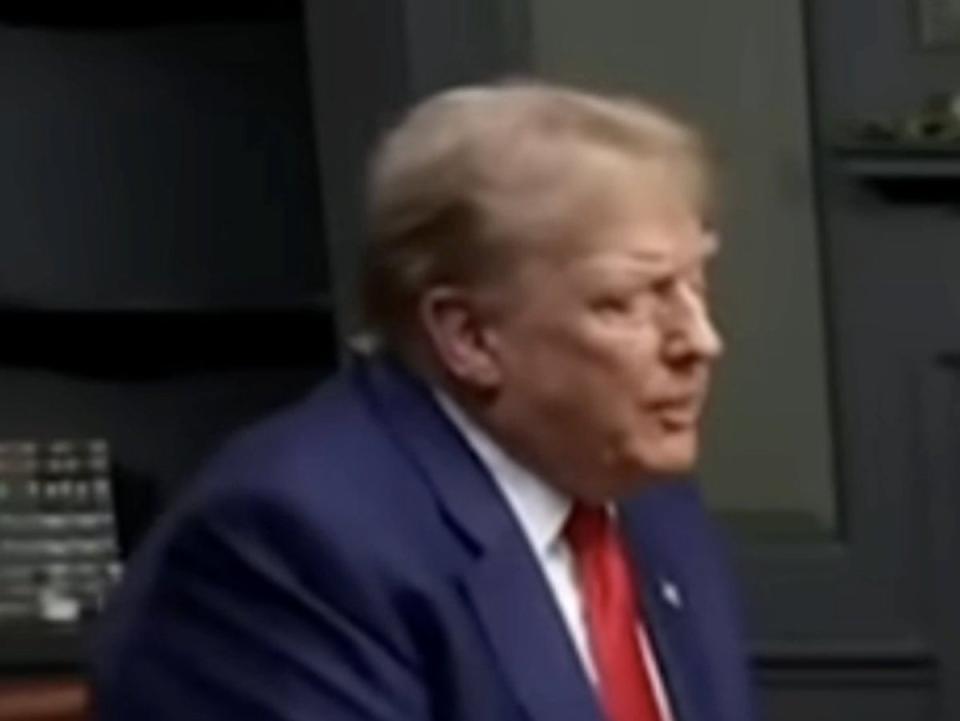 Donald Trump, seated for an interview with Fox News on 2 June, slouches his shoulders while elevating them to his jaw. A ‘body language expert’ said this showed a lack of confidence and emotional discomfort. (screengrab/Fox News)