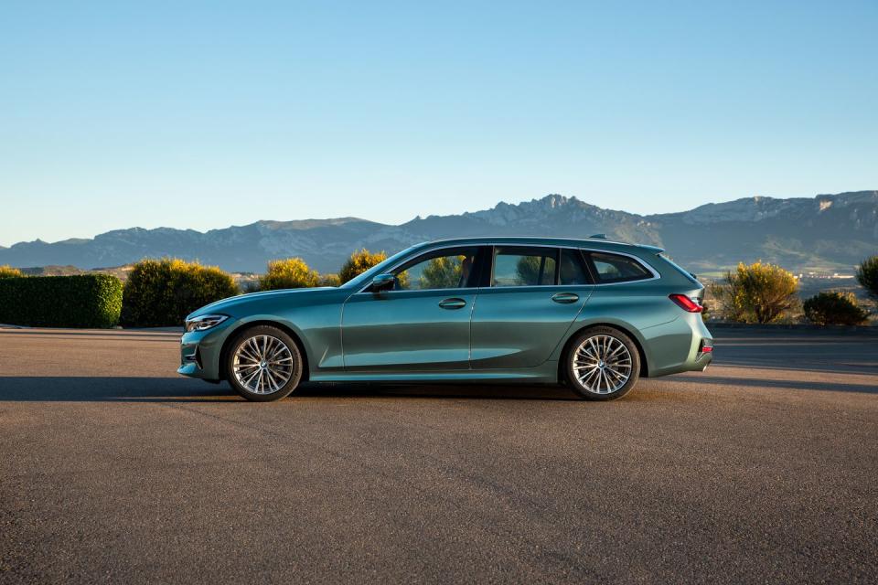 Photos of the 2020 BMW 3-Series Wagon