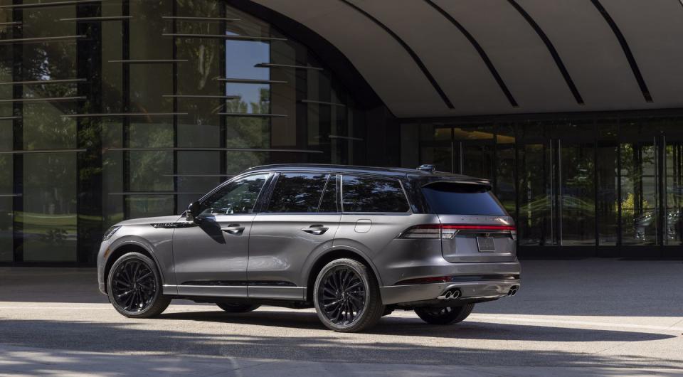 2025 lincoln aviator three row suv