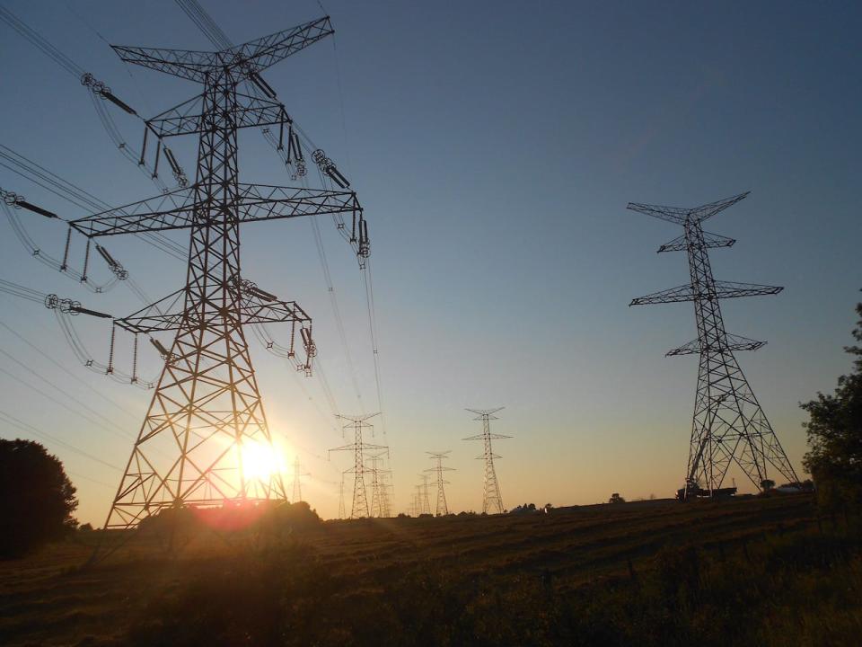 Transmission lines that run from the Bruce nuclear power plant on Aug. 16, 2011, north of Hanover, Ont. (Colin Perkel/The Canadian Press - image credit)