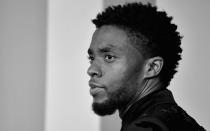 Sein Tod schockierte die Welt: Schauspieler Chadwick Boseman, als "Black Panther" im gleichnamigen MArvel-Superheldenabenteuer gefeiert, starb am 28. August im Alter von nur 43 Jahren. Er und viele weitere Persönlichkeiten aus Film, Fernsehen, Musik, Sport und Politik schieden in den ersten neun Monaten des Jahres 2020 bereits aus dem Leben. (Bild: Gareth Cattermole/Getty Images for Disney)