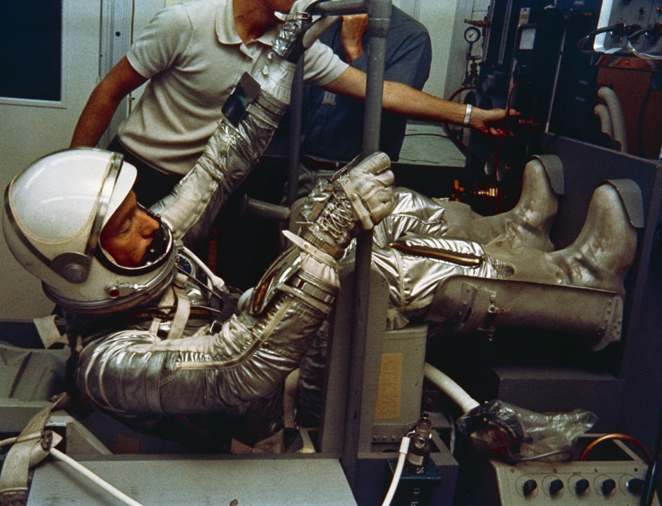 Astronaut M. Scott Carpenter, prime pilot for the Mercury-Atlas 7 (MA-7) flight, is seen in Hangar S crew quarters during a suiting exercise in May 1962.. (Public Domain/NASA)