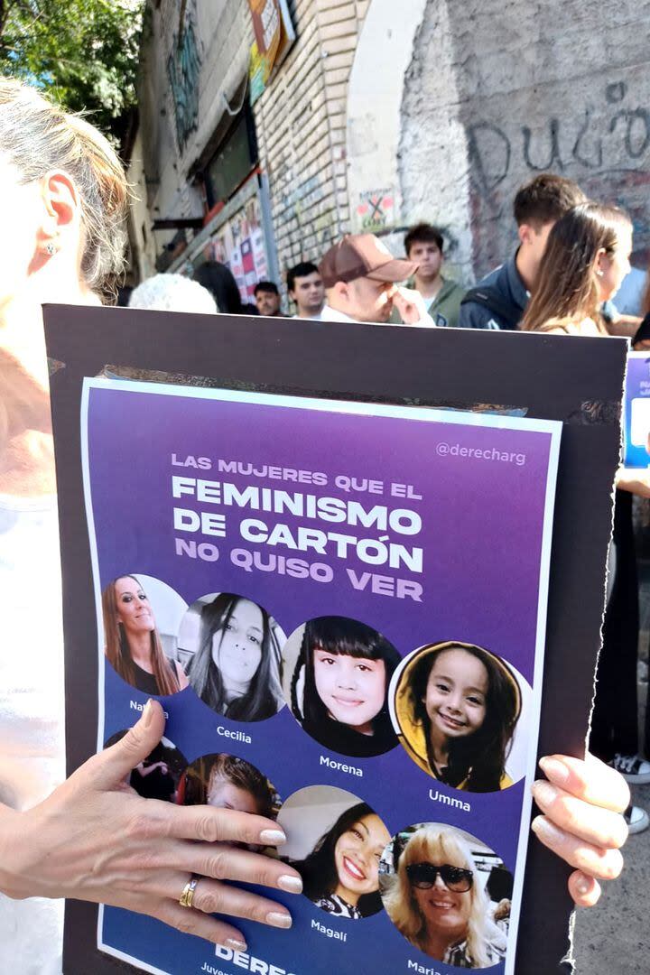 Uno de los carteles que llevaron a la marcha