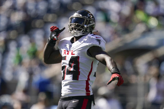 Watch: Falcons LB Rashaan Evans mic'd up vs. Commanders