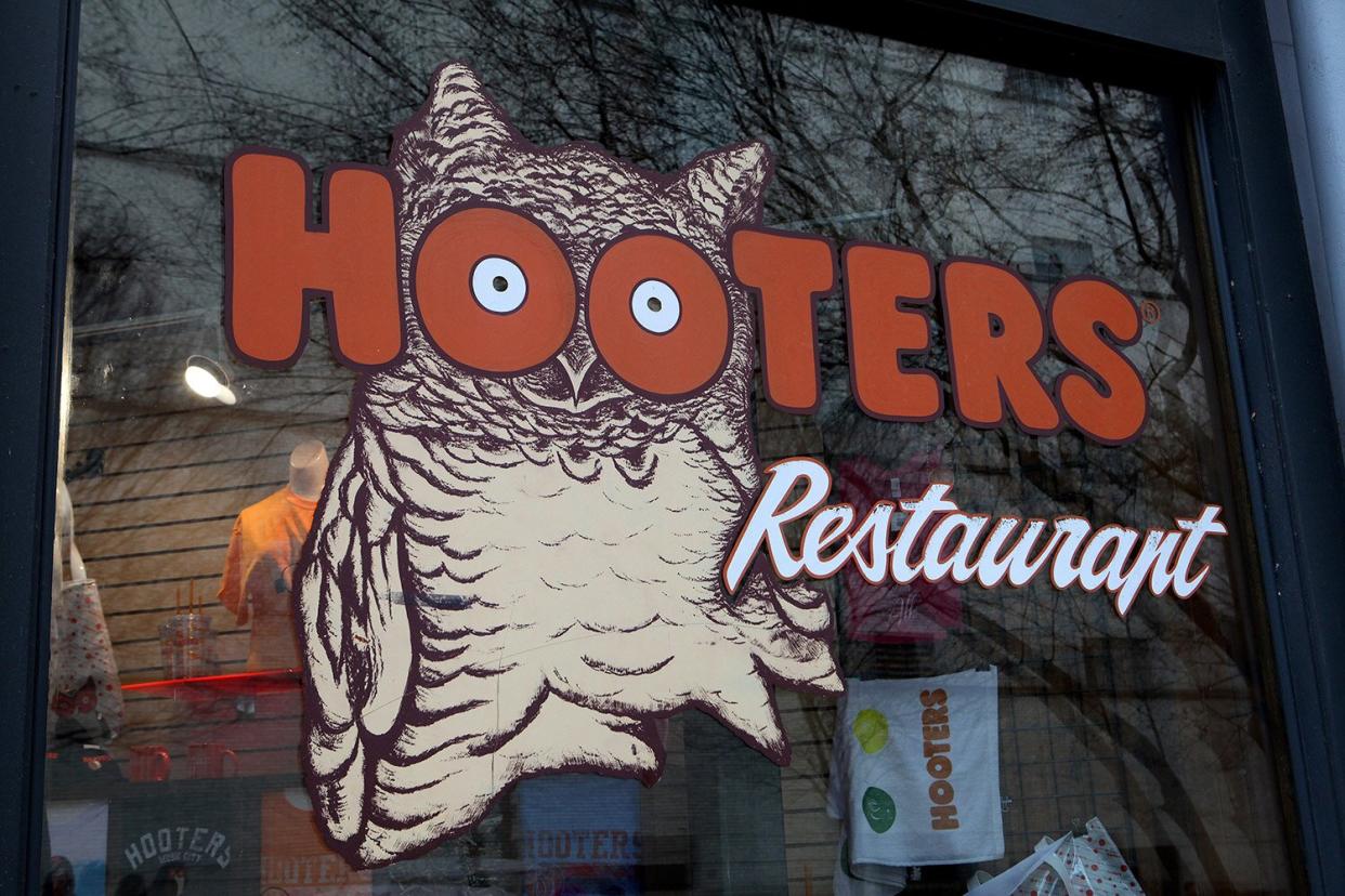 Hooters