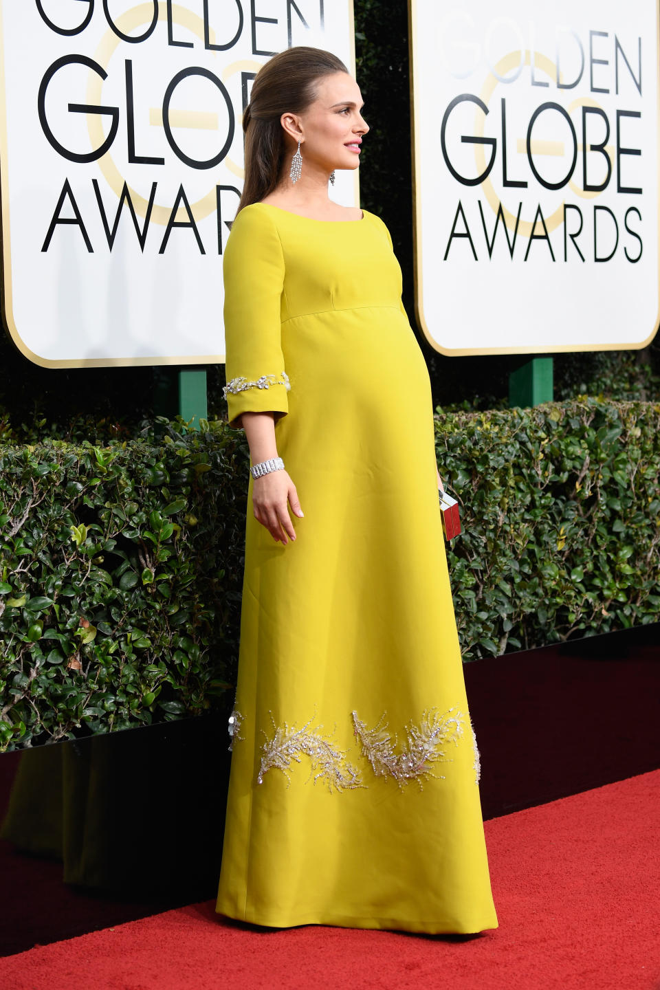 <p>Vor einem Jahr war Schauspielerin Natalie Portman noch mit Tochter Amalia schwanger. Bei den Golden Globe Awards in Beverly Hills überstrahlte sie alle in dieser farbenfrohen Schwangerschaftsrobe. (Bild: Getty Images) </p>