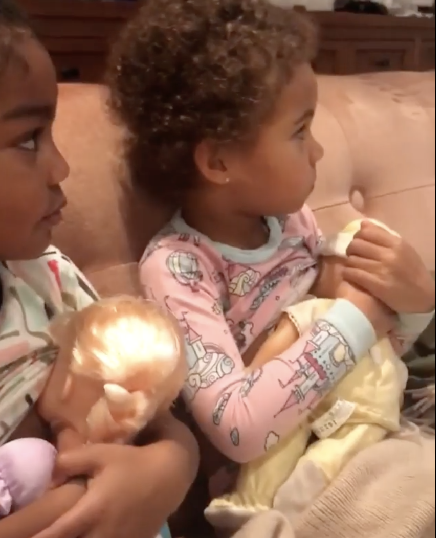 Steve Harvey’s granddaughters, Elle and Rose, pretend to breastfeed their baby dolls. (Photo: Instagram)