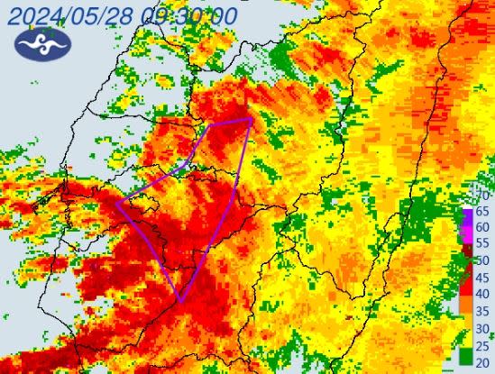 中央氣象署在9時42分針對「南投縣、雲林縣、嘉義市、嘉義縣、台南市、高雄市」發布大雷雨即時訊息。（圖／中央氣象署）