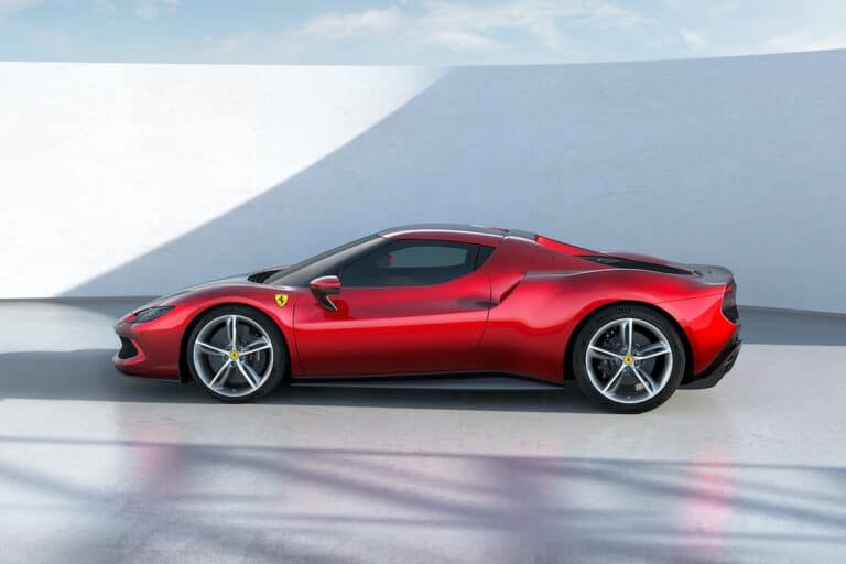 Ferrari et ses rêves électriques-La Ferrari 296 GTB, outil de la révolution.