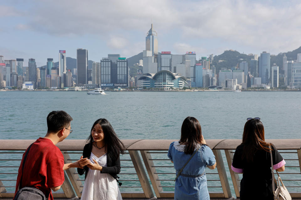 參考旅發局統計數字，今年6月來港過夜旅客較疫情前流失82萬人。