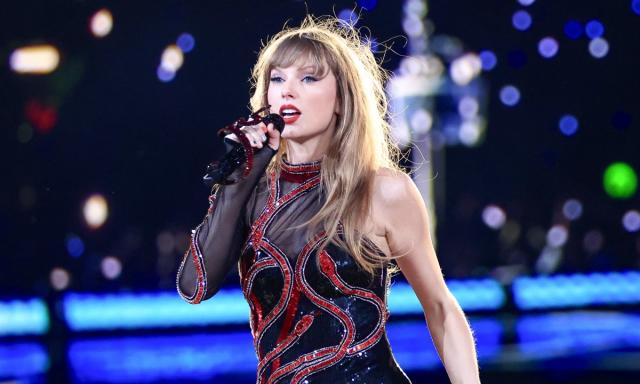 Taylor Swift Fans Are Convinced She's Announcing 'Reputation TV' Tonight