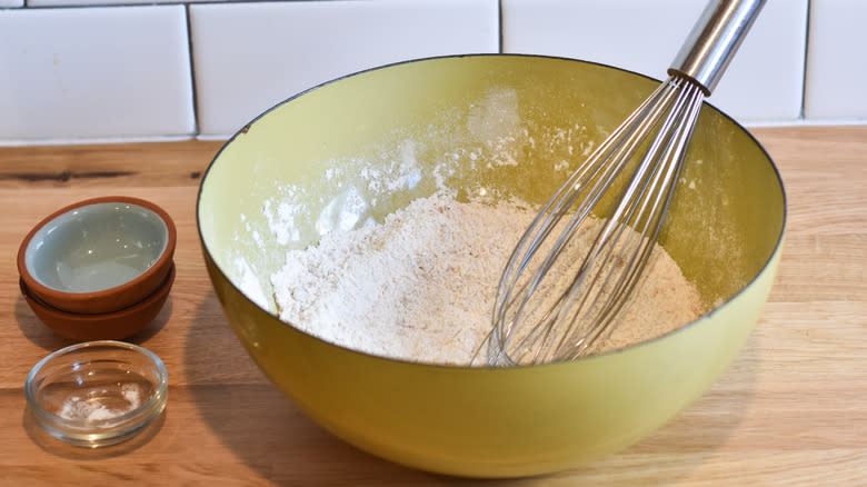 dry ingredients bowl whisk