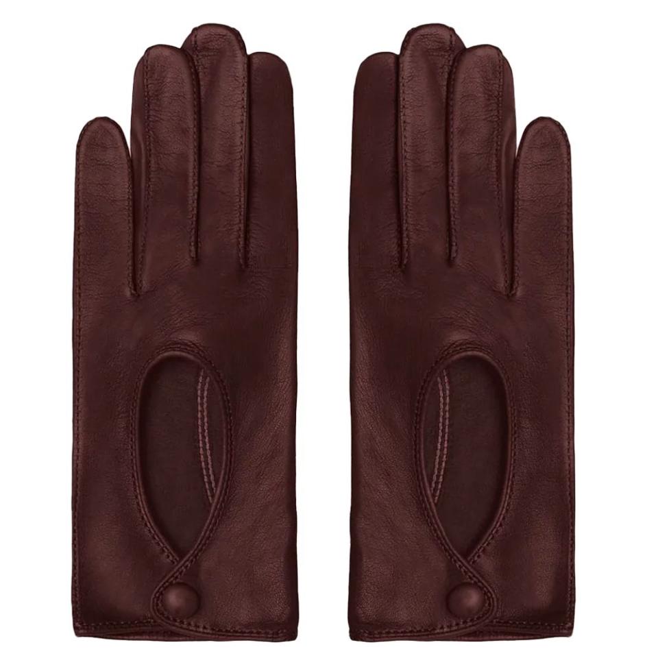 <p><a href="https://go.redirectingat.com?id=74968X1596630&url=https%3A%2F%2Fseymouregloves.com%2Fproducts%2Foriginal-washable-driver-glove%3Fvariant%3D40113353228494&sref=https%3A%2F%2Fwww.bestproducts.com%2Flifestyle%2Fg2067%2Fexpensive-luxury-gift-ideas%2F" rel="nofollow noopener" target="_blank" data-ylk="slk:Shop Now;elm:context_link;itc:0;sec:content-canvas" class="link ">Shop Now</a></p><p>Washable Leather Gloves</p><p>seymouregloves.com</p><p>$260.00</p>