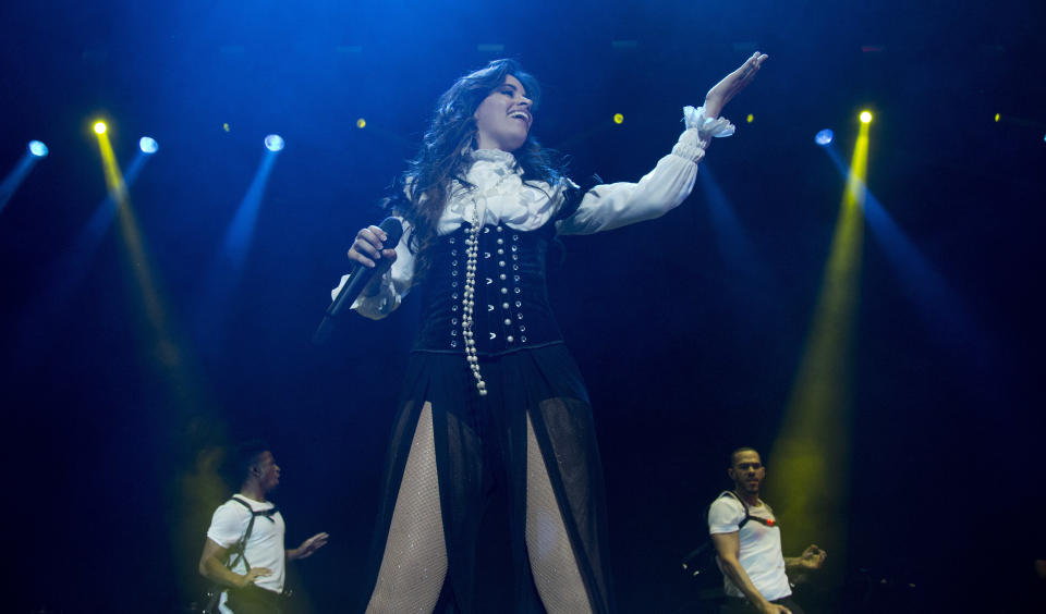 Camila Cabello da un concierto de su gira "Never Be the Same Tour" en la Ciudad de México, el lunes 24 de septiembre del 2018. (AP Foto/Eduardo Verdugo)