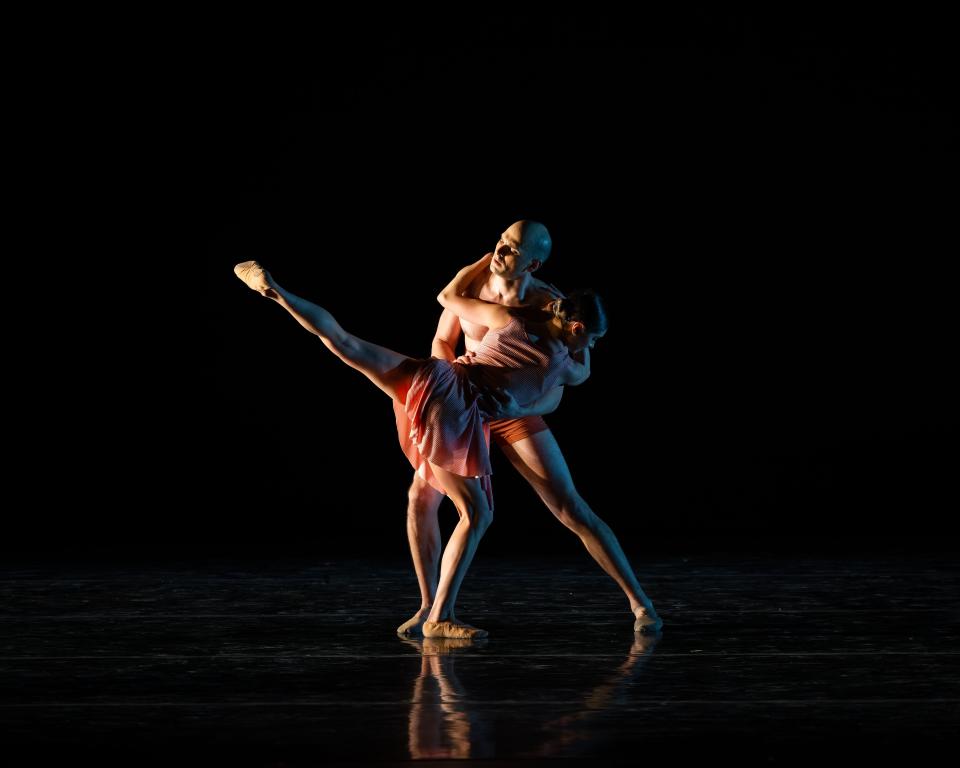 Antonio Morillo and Lienek Matte of Verb, "Ohio Contemporary Ballet" perform Richard Dickinson's "Four Last Songs."