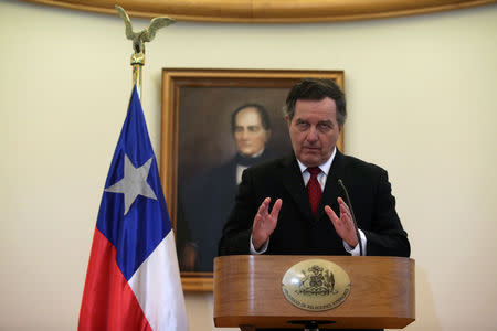 El ministro de Relaciones Exteriores de Chile, Roberto Ampuero, durante una rueda de prensa en Santiago. 24 de septiembre de 2018. REUTERS/Iván Alvarado