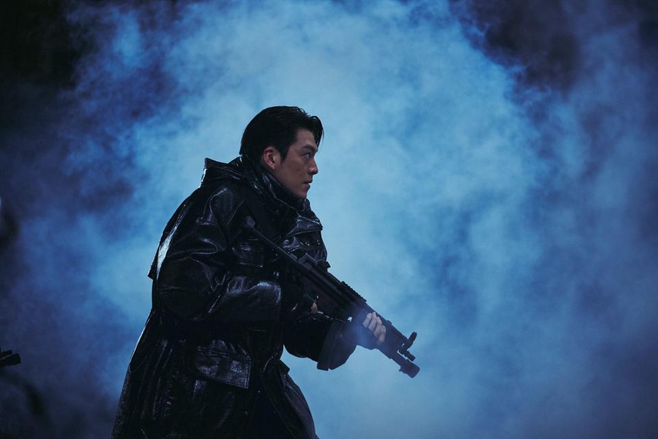 ▲金宇彬飾演傳奇快遞員5-8，晚上則變身末日騎士。