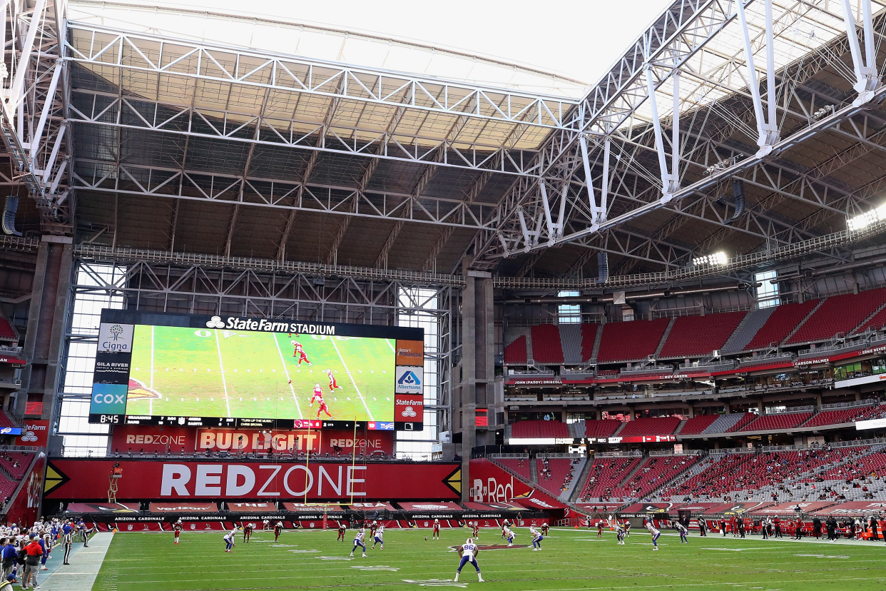 Arizona Cardinals, State Farm Stadium, Glendale, Arizona, general view of action between the Arizona Cardinals and the Buffalo Bills during the NFL game on November 15, 2020