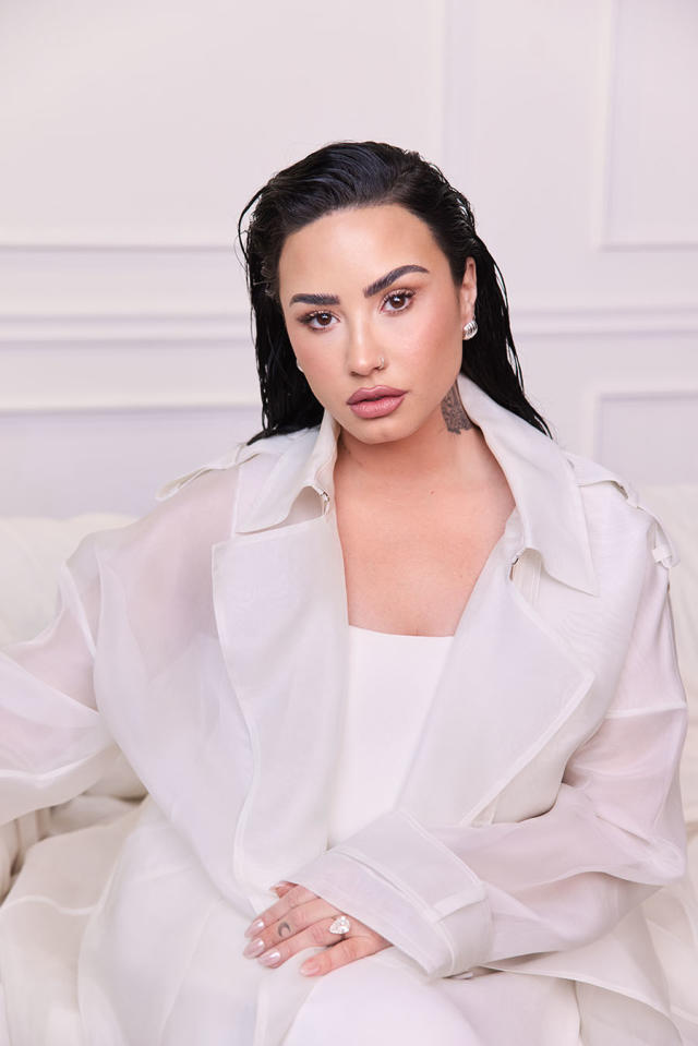 Demi Lovato: Crop Top, Disco Shorts