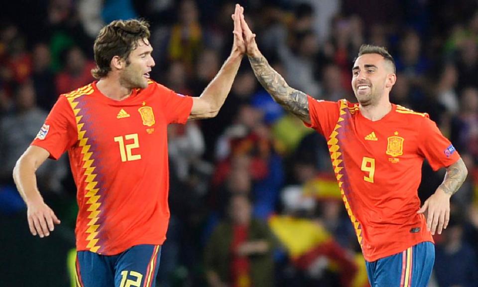 Marcos Alonso (left) and Paco Alcácer