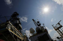 The Centenario deep-water oil platform is pictured in the Gulf of Mexico off the coast of Veracruz, Mexico January 17, 2014. REUTERS/Henry Romero