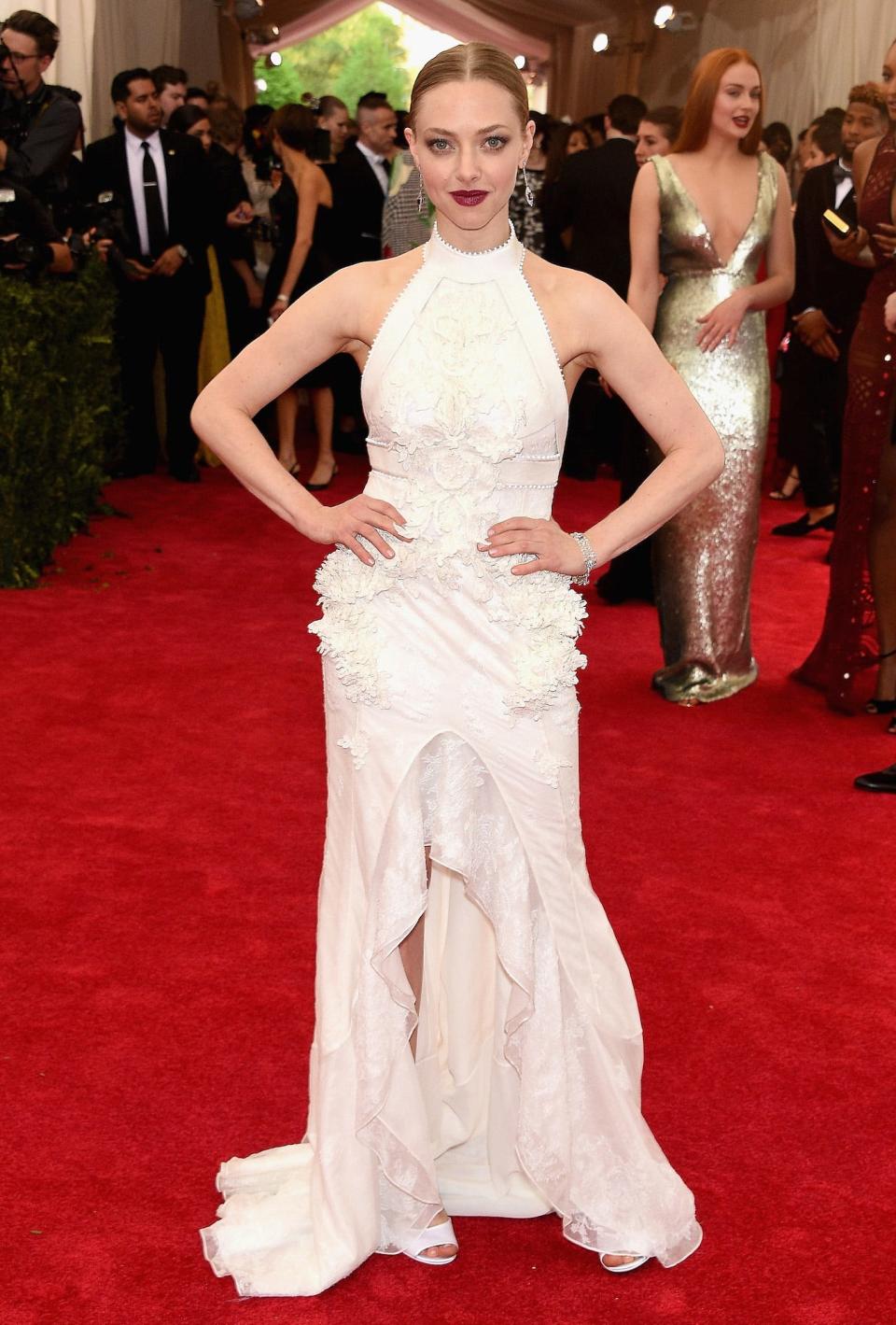 Amanda Seyfried attends the 2015 Met Gala.