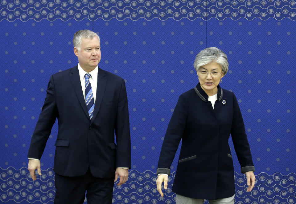 South Korean Foreign Minister Kang Kyung-wha, right, and U.S. special representative for North Korea Stephen Biegun arrive to hold their a meeting to discuss North Korea nuclear issues at the Foreign Ministry in Seoul, South Korea, Monday, Oct. 29, 2018. (AP Photo/Ahn Young-joon, Pool)