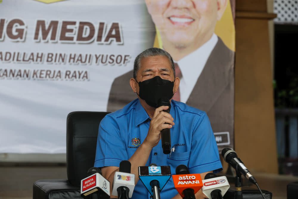 Works Minister Datuk Fadillah Yusof speaks to the press at the Southern Seberang Perai Department of Works in Nibong Tebal September 28, 2021. — Picture by Sayuti Zainudin