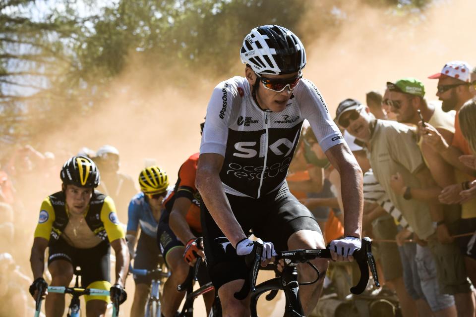 Chris Froome bei Tour von Fan attackiert