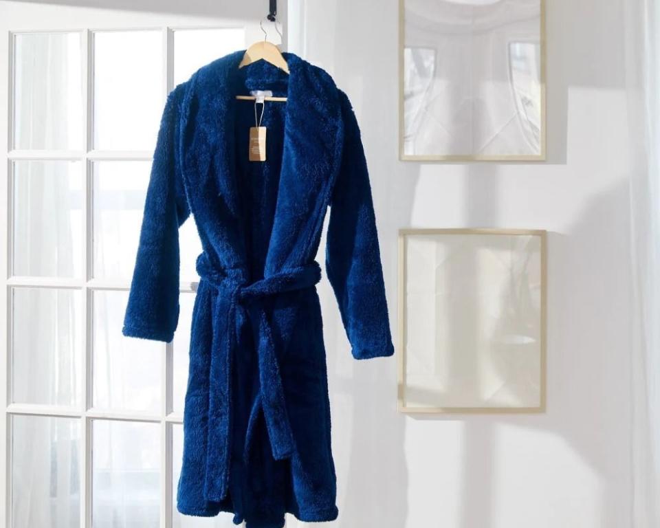 17) Gravity Fleece Weighted Robe