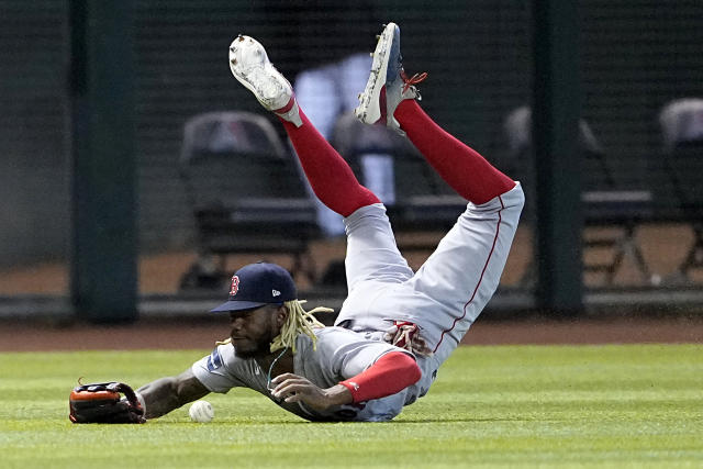 Brewers sign former Red Sox outfielder Raimel Tapia - The San