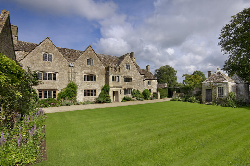 The manor has 11 bedrooms. (Savills)