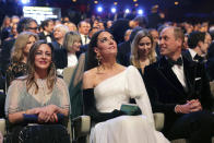 El príncipe Guillermo de Gran Bretaña, derecha, y Catalina, la princesa de Gales en la 76a entrega de los Premios BAFTA de la Academia Británica de Cine, en Londres, el 19 de febrero de 2023. (Chris Jackson/Pool Photos via AP)