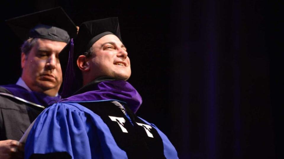 Marty Tankleff en su graduación.