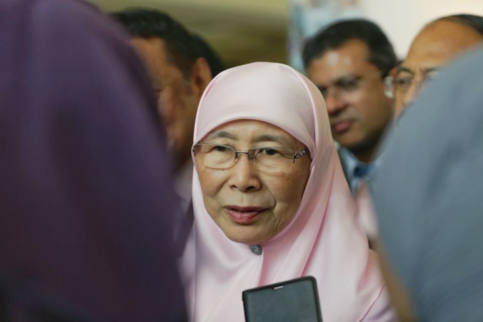 Dr Wan Azizah said PKR has yet to decide on the former communications and multimedia minister’s membership bid. — Picture by Ahmad Zamzahuri