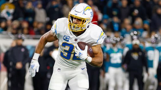 Chargers' Austin Ekeler, top-tier RBs band together to fight for